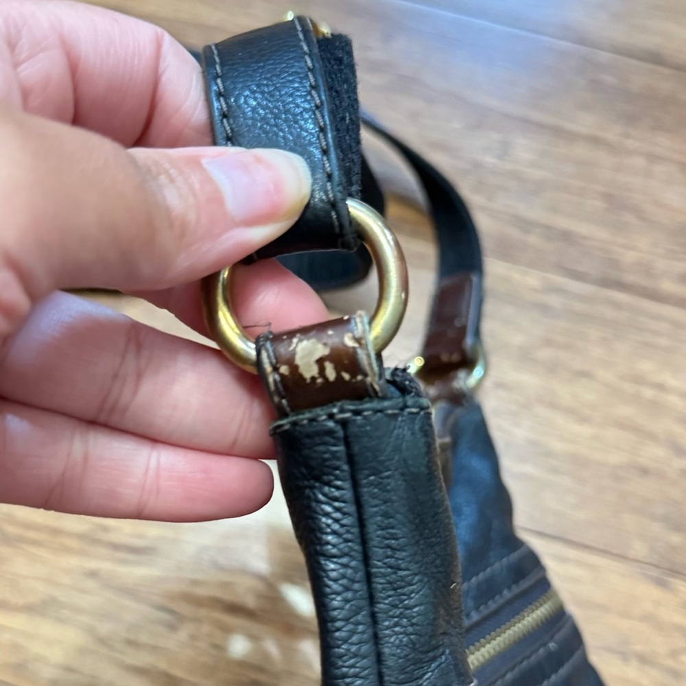 Fossil small, black leather Crossbody bag - Picture 2 of 7